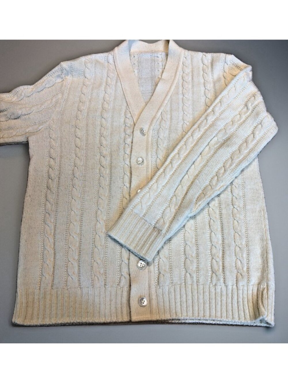 Vintage Men's Button Front Wool Cardigan Sweater Size L Cable Knit Fisherman